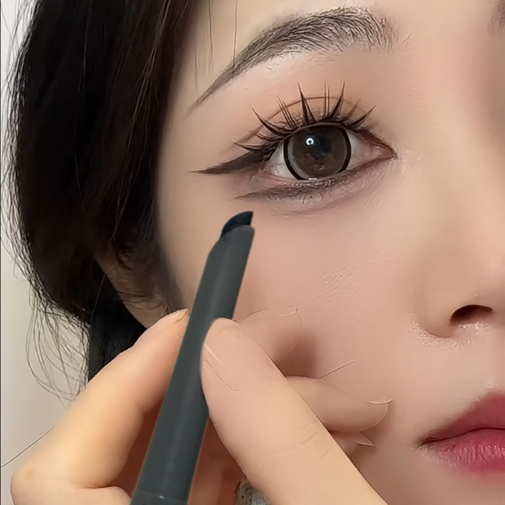新中式狐狸眼砍刀眼线胶笔持久不易晕染显色自然流畅防水防汗彩妆