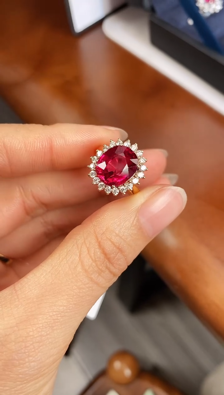 【闪购商品】碧玺戒指18K金镶嵌主石5.23克拉