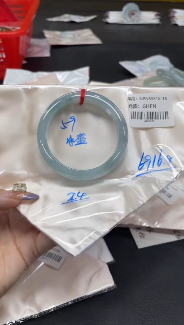 未镶嵌手镯翡翠翡翠手镯