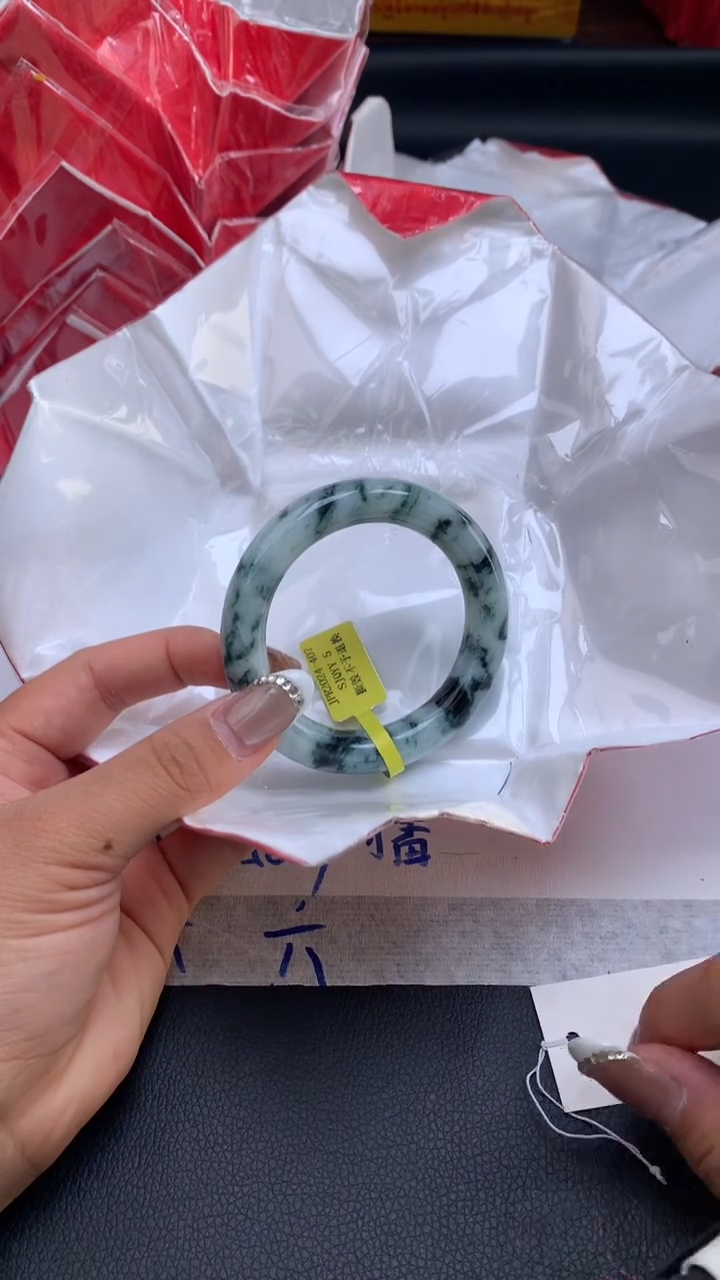 【闪购商品】翡翠手镯未镶嵌天然缅甸A货翡翠手镯