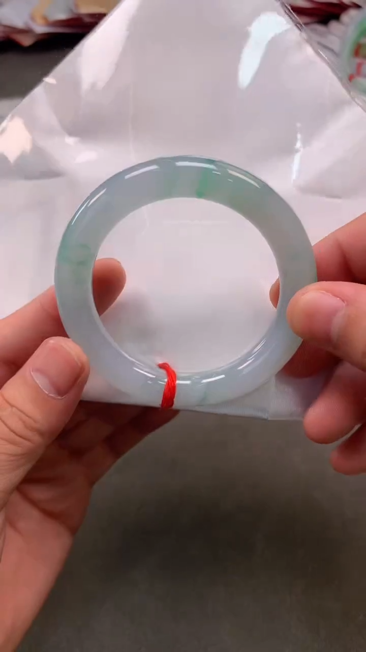 【闪购商品】翡翠手镯未镶嵌手镯