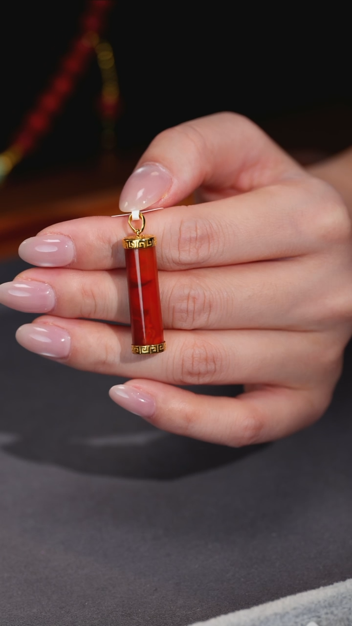 项链18K金镶嵌南红玛瑙原矿D16