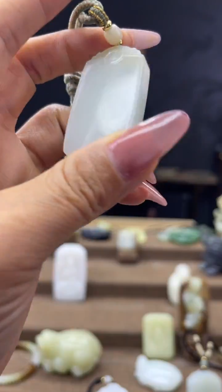 颈饰未镶嵌和田玉1