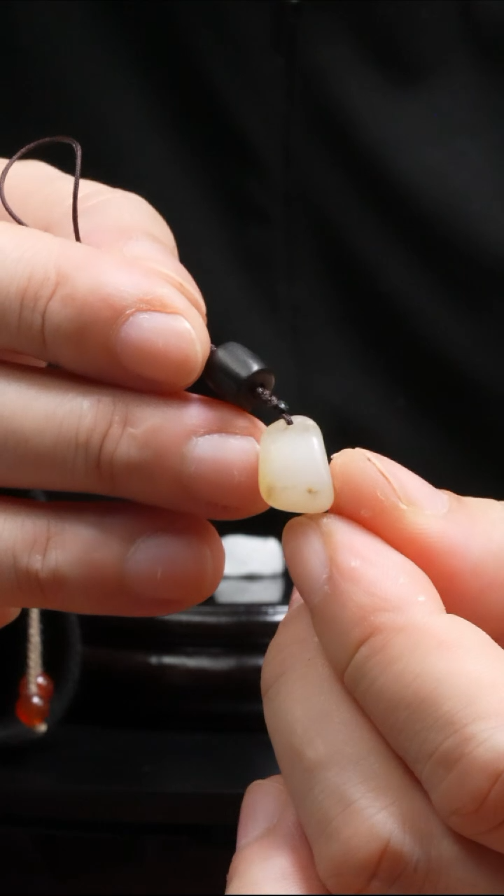 【闪购商品】和田玉把件未镶嵌2.3g和田玉原石