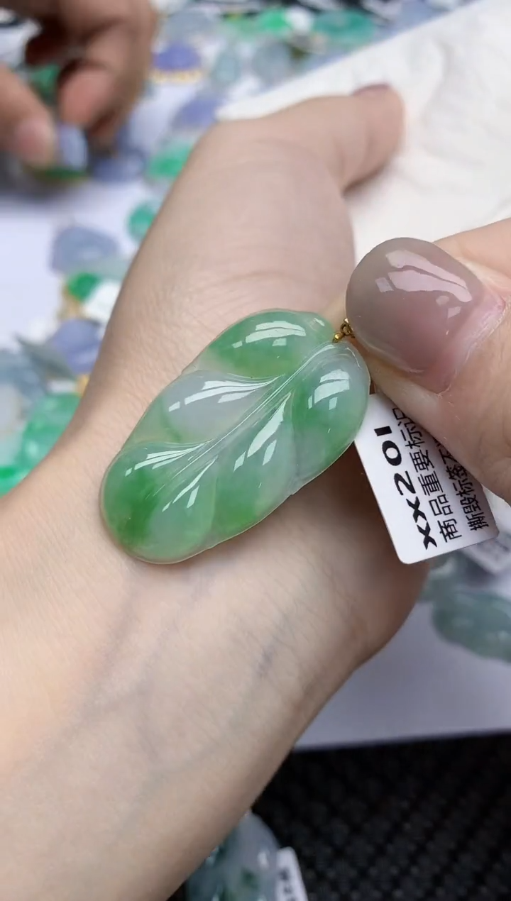 【闪购商品】翡翠颈饰18K金镶嵌天然翡翠A货