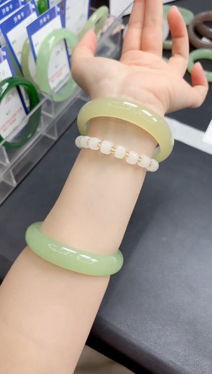 未镶嵌手镯石英质玉A71/57.4