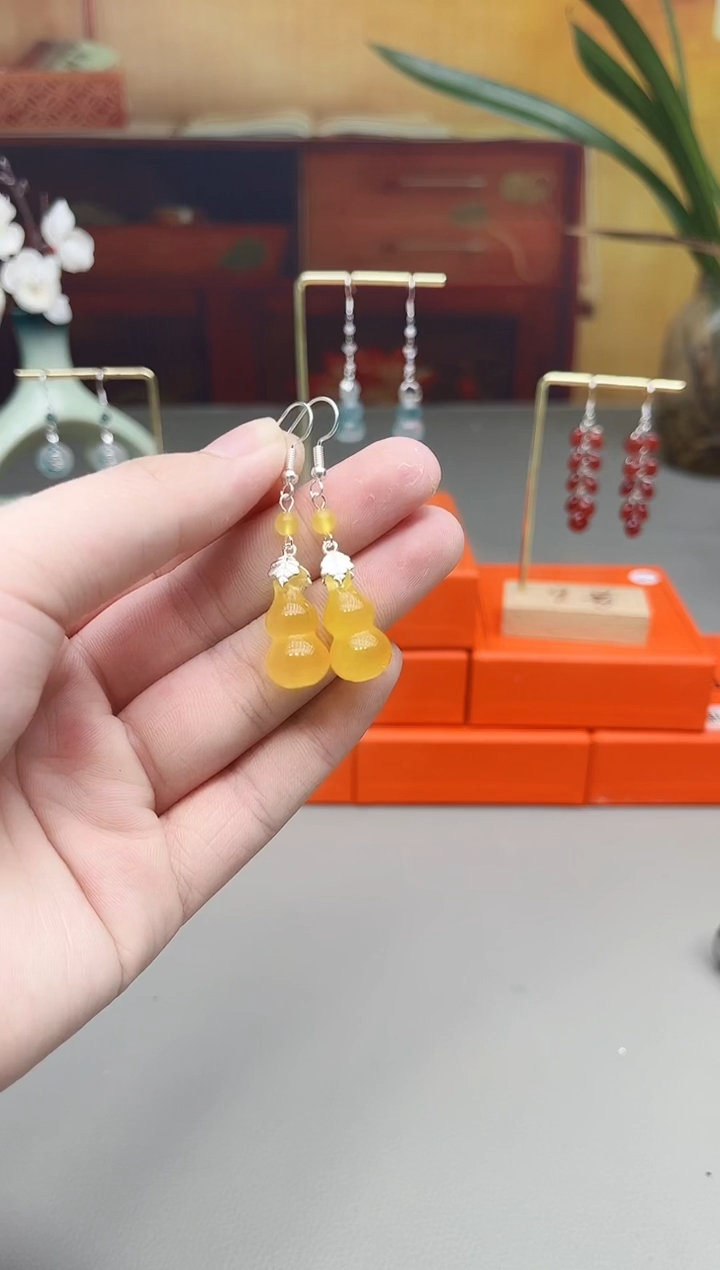 未镶嵌耳钉玛瑙/玉髓黄葫芦