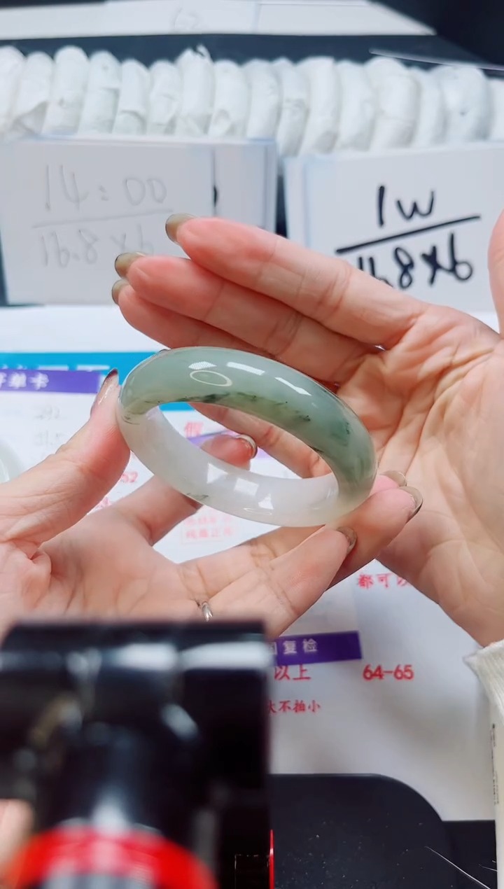 【闪购商品】石英质玉未镶嵌手镯393