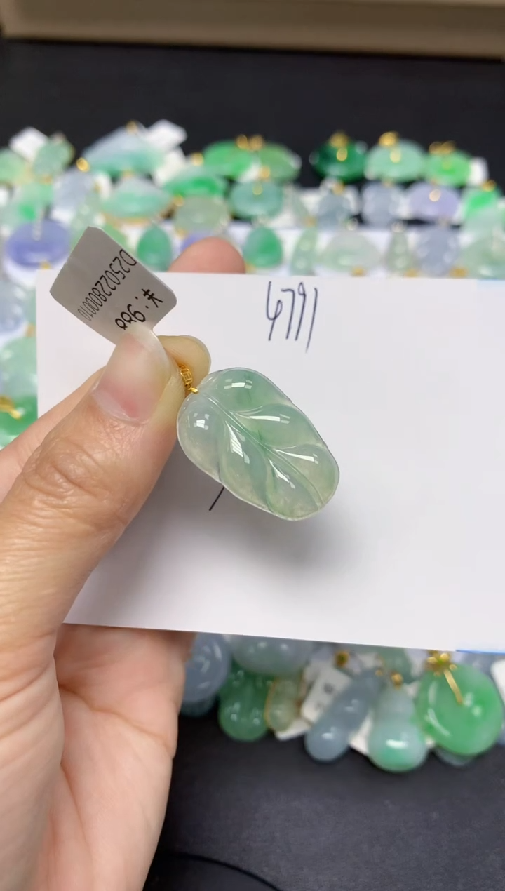 【闪购商品】翡翠颈饰18K金镶嵌 天然翡翠A货