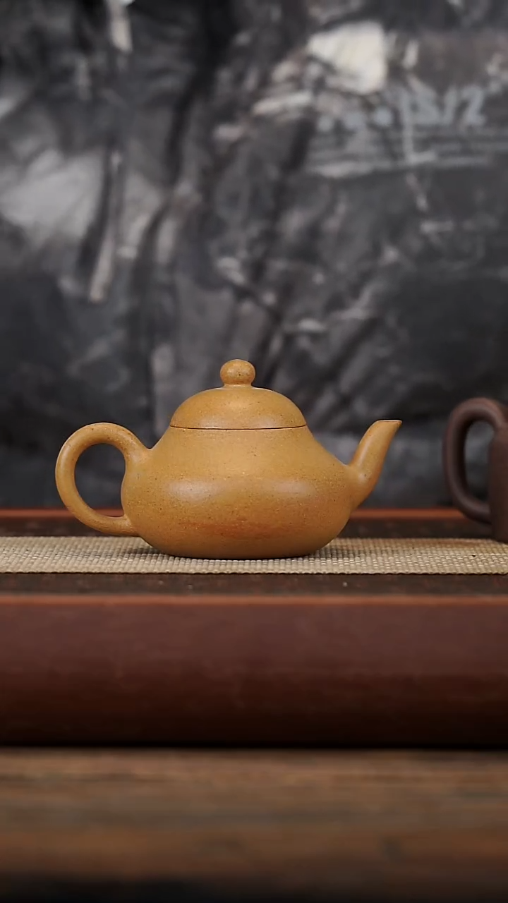 茶壶紫砂康**?微瑕黄金段小梨，养养也许会开片
