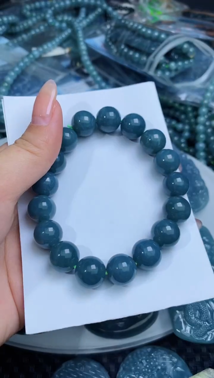 【闪购商品】翡翠颈饰未镶嵌             