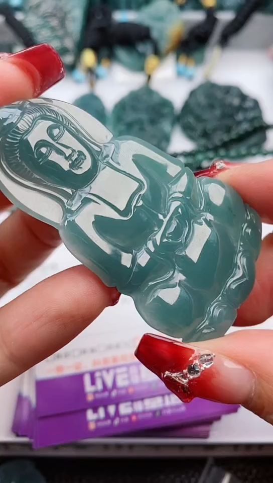 【闪购商品】翡翠颈饰未镶嵌           