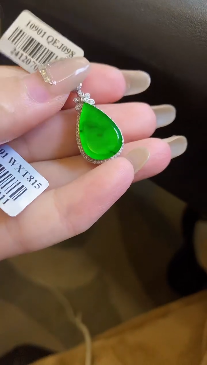 【闪购商品】定制翡翠18K金镶嵌水滴