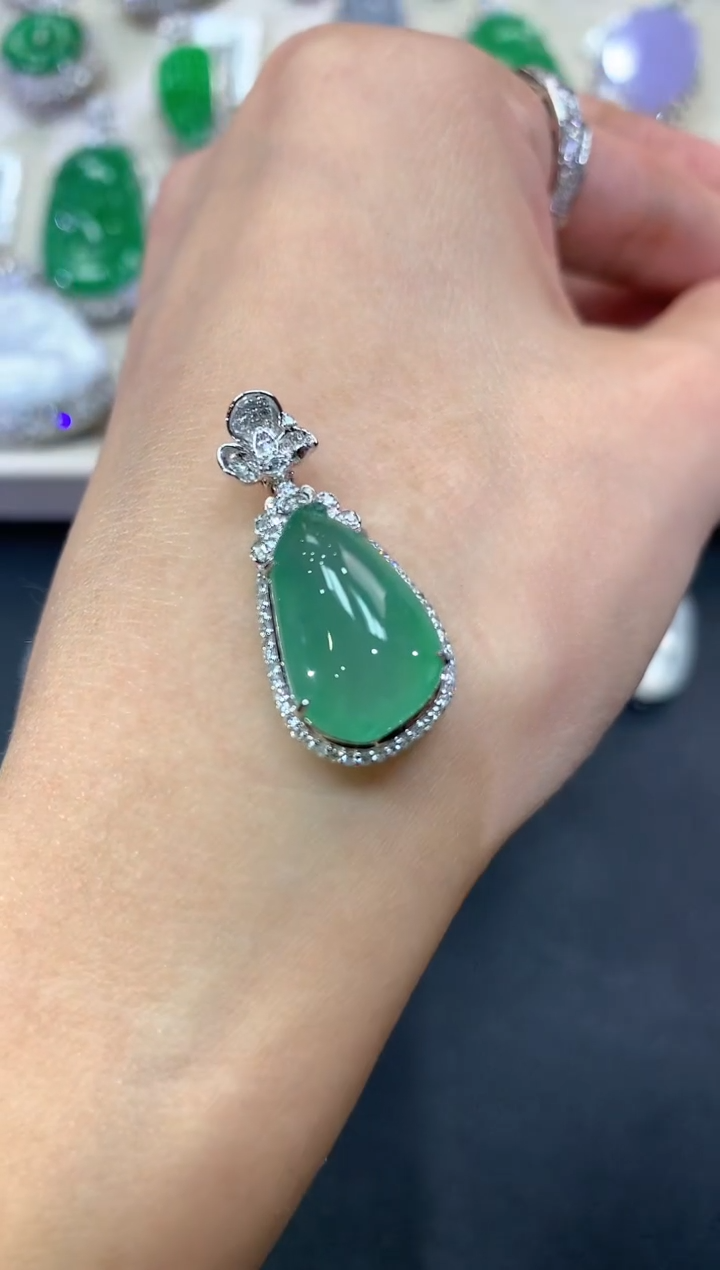 【闪购商品】翡翠吊坠(不含链)18K金镶嵌q21