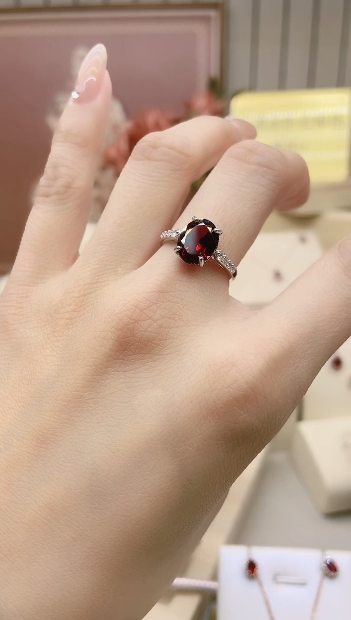 【闪购商品】石榴石戒指银S925镶嵌石榴石