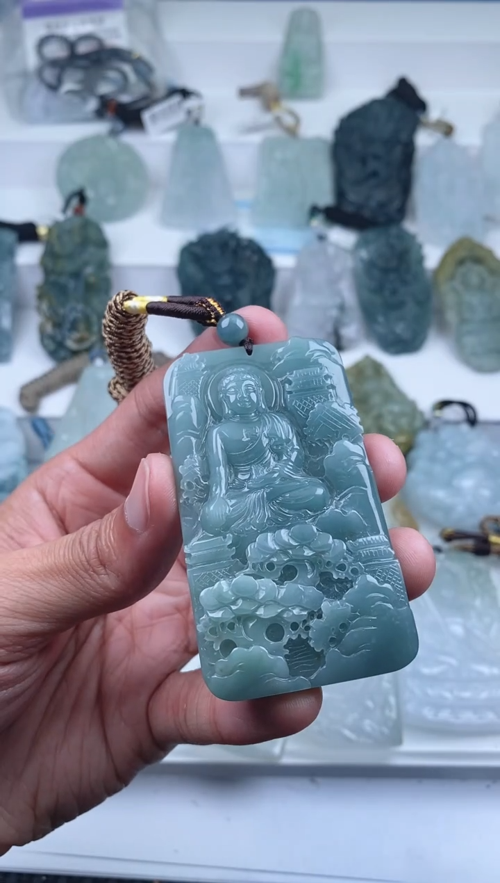 【闪购商品】翡翠颈饰未镶嵌         298