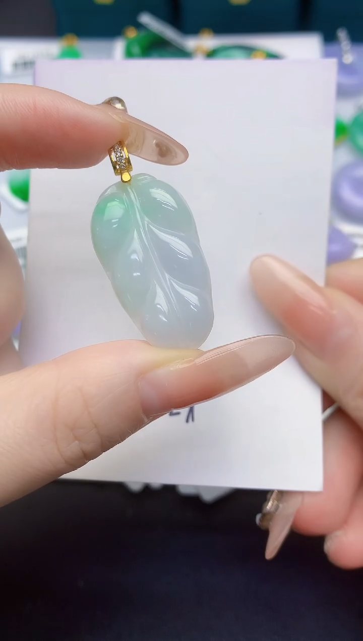 颈饰未镶嵌翡翠缅甸天然翡翠A货