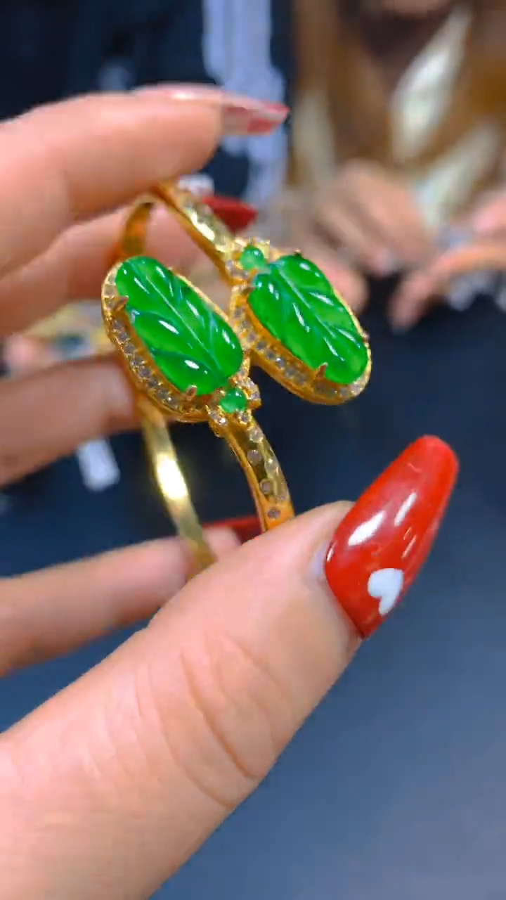 【闪购商品】翡翠手镯未镶嵌0447817947多样性发一