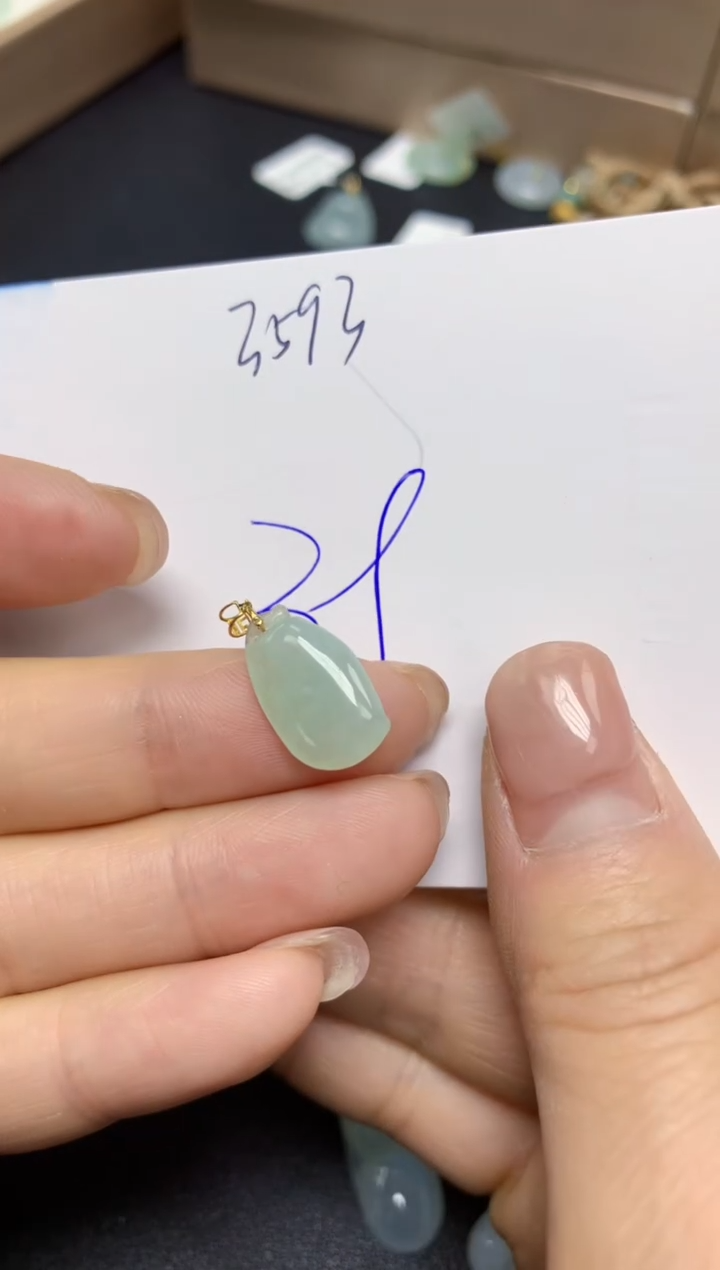 【闪购商品】翡翠挂件18K金镶嵌 天然翡翠A货