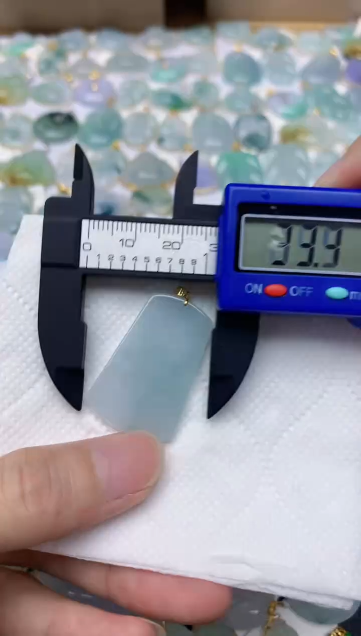 翡翠18K金镶嵌颈饰天然A货翡翠