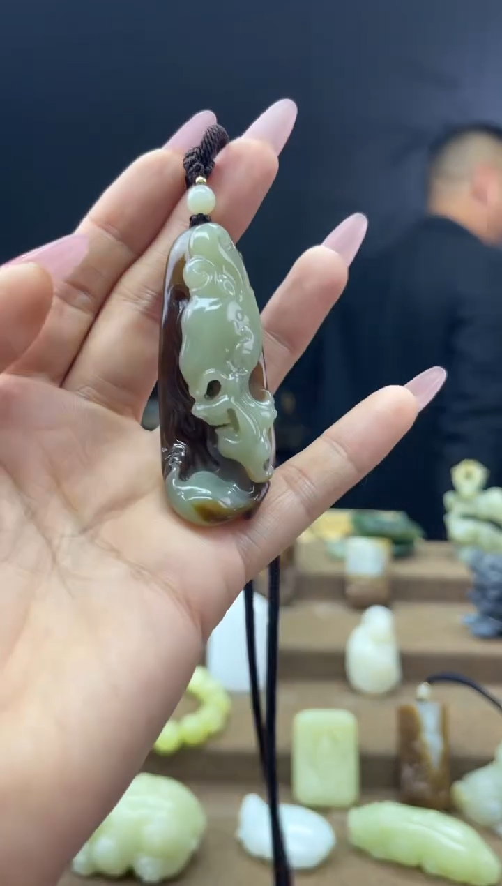 颈饰未镶嵌和田玉1