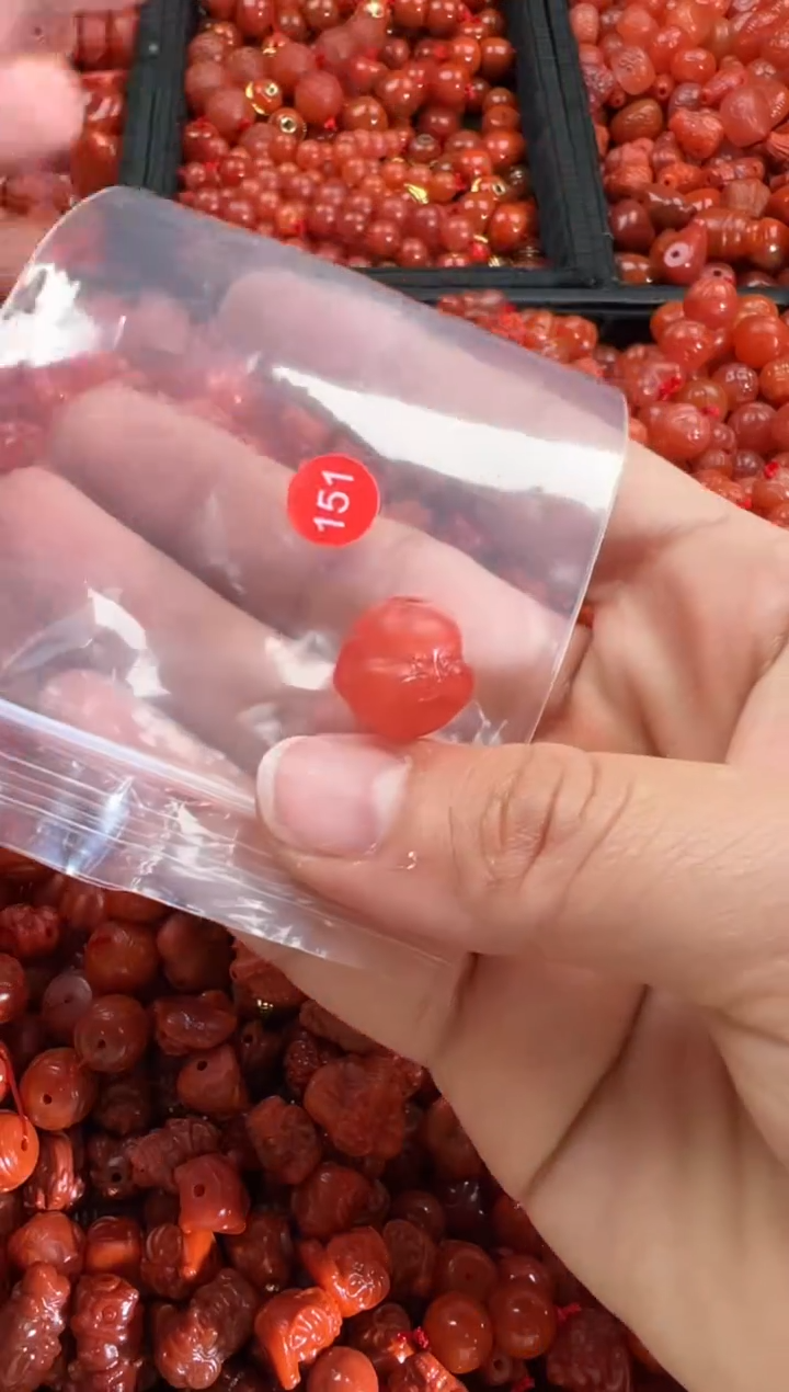 【闪购商品】南红玛瑙颈饰未镶嵌1