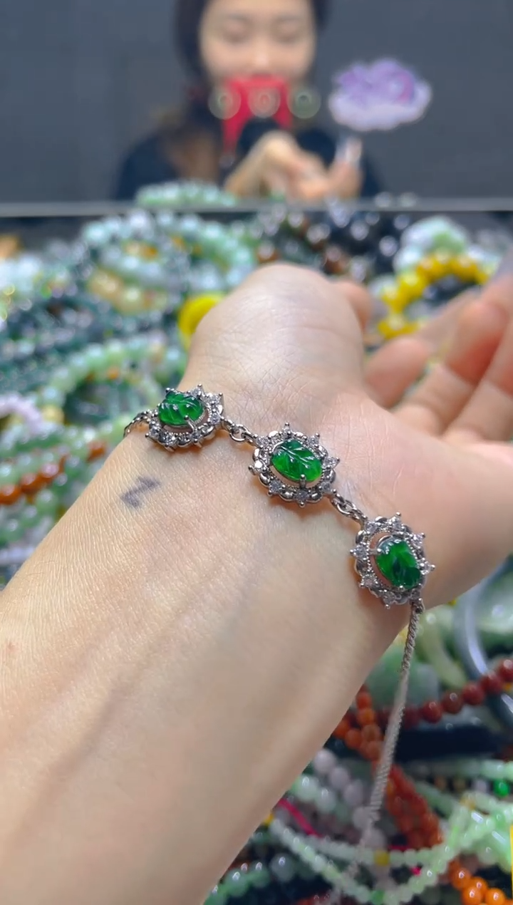 颈饰未镶嵌翡翠/F/翡翠A货，一件也是批发价