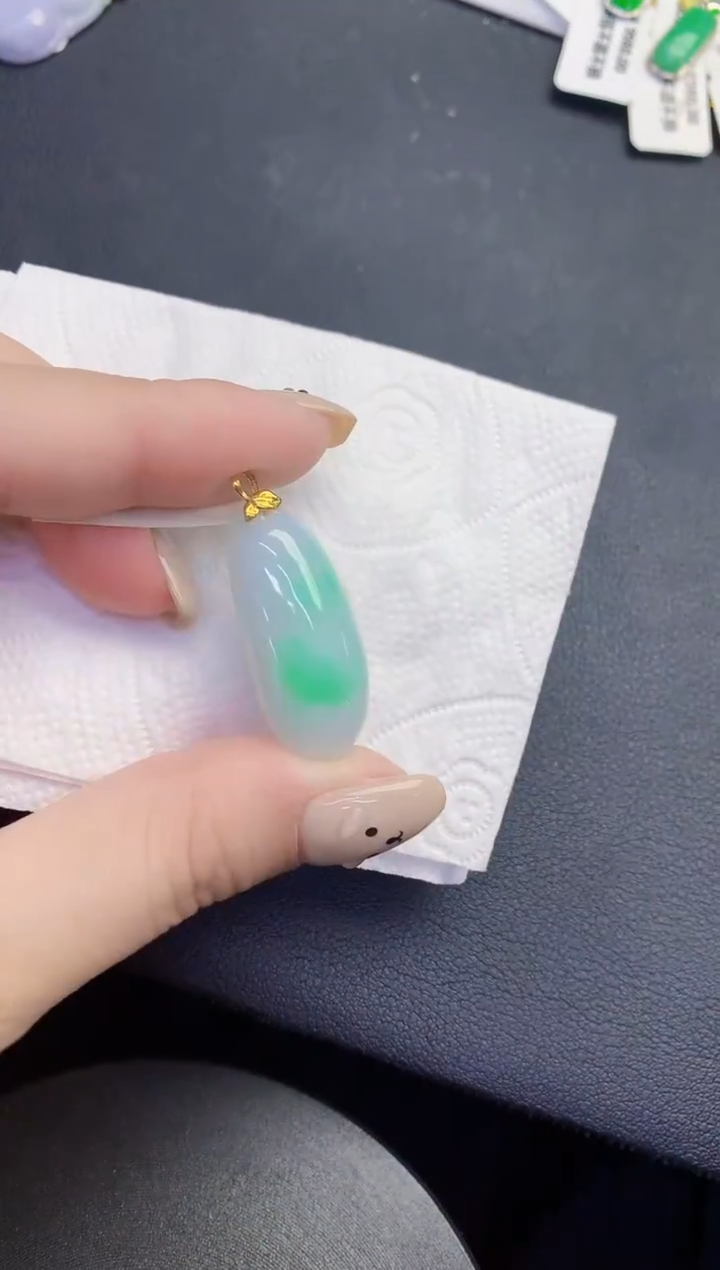 颈饰18K金镶嵌翡翠缅甸天然翡翠A货