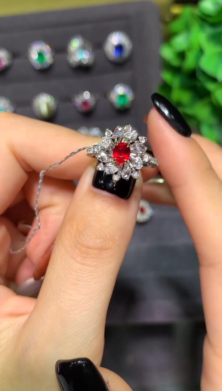 18K金镶嵌戒指红宝石0.56CT