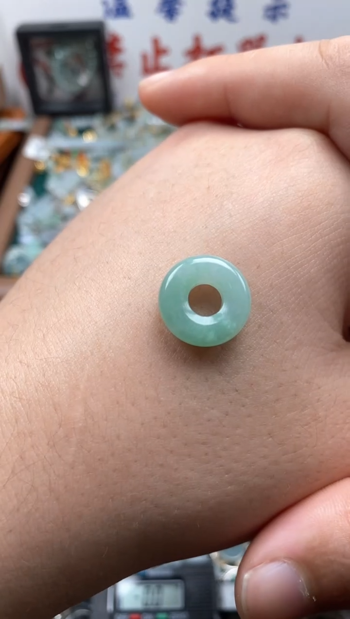 【闪购商品】翡翠颈饰未镶嵌哥哥