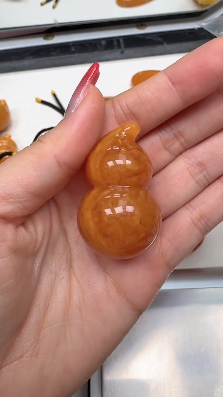 裸石琥珀未镶嵌如图