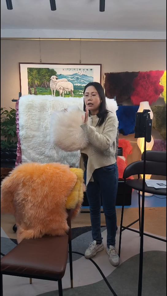 羊毛邢风沐绒纯羊毛皮圆形坐垫（白色直径30cm）