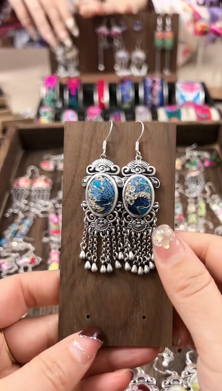 【闪购商品】织绣民族风老绣饰品147