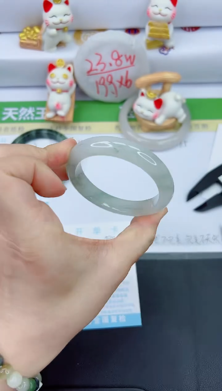 【闪购商品】石英质玉手镯未镶嵌580-54.8