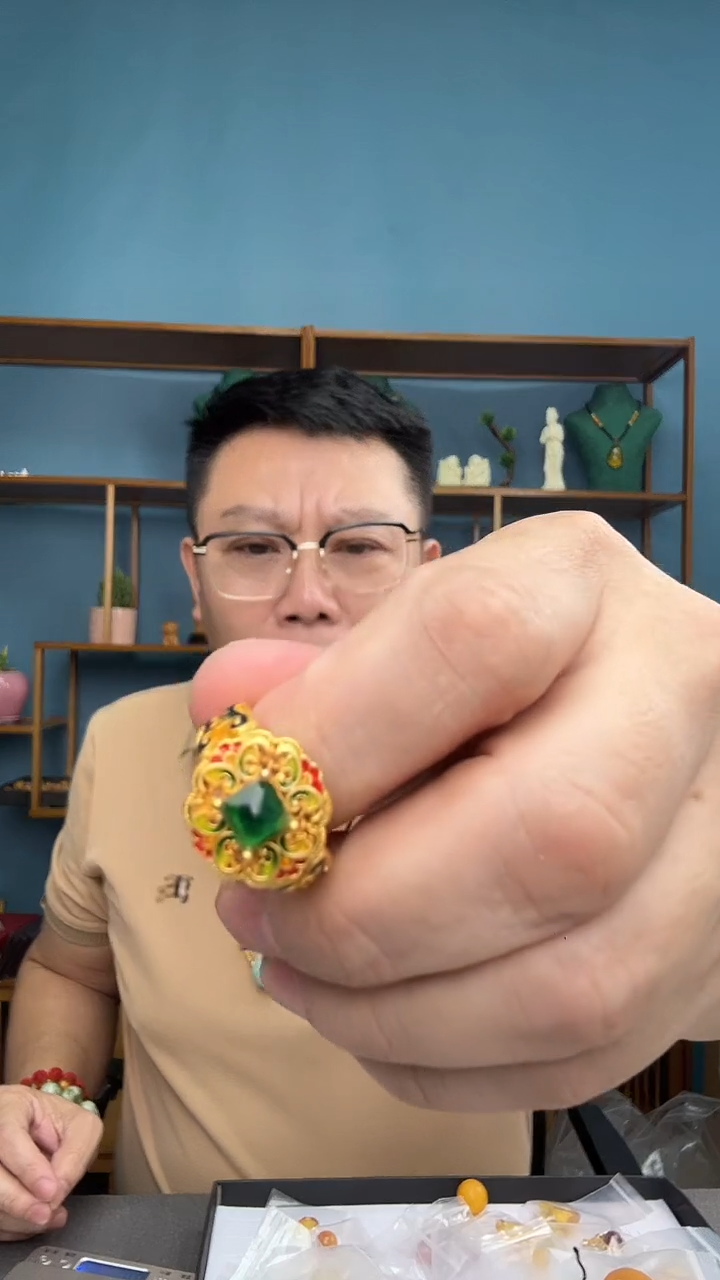未镶嵌琥珀裸石28（有瑕介意勿拍）