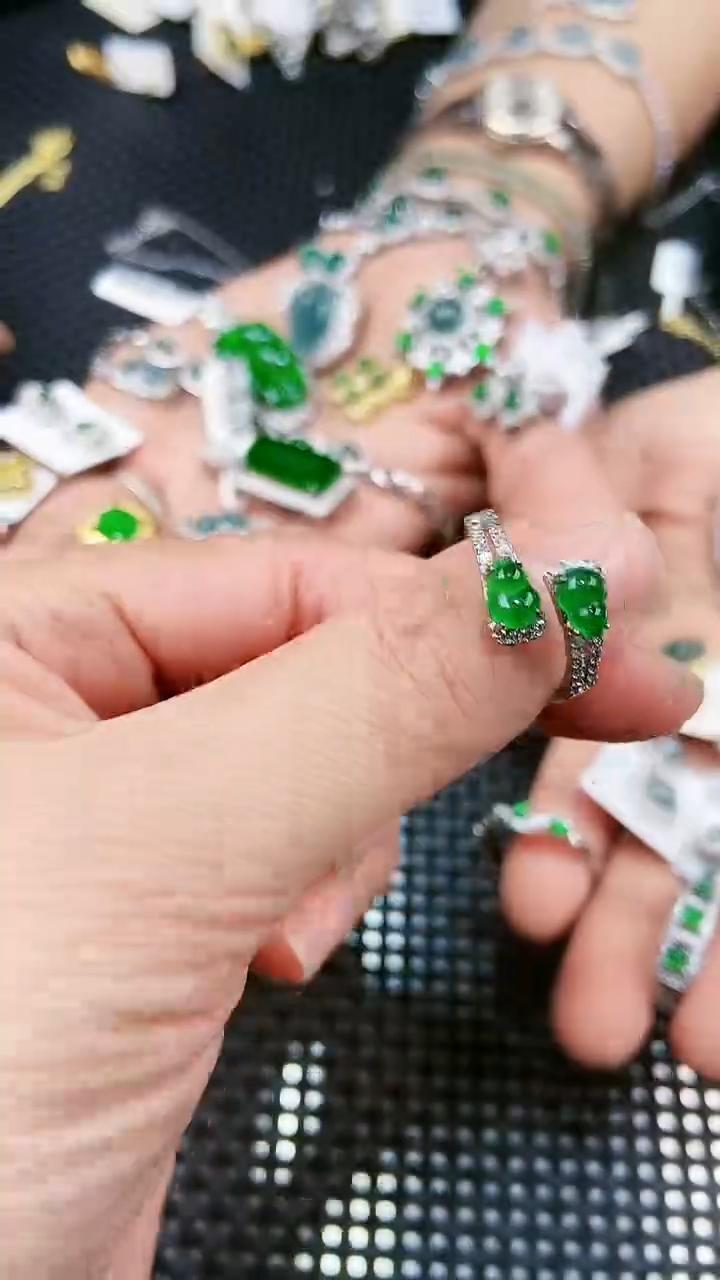 【闪购商品】翡翠戒指未镶嵌11111111