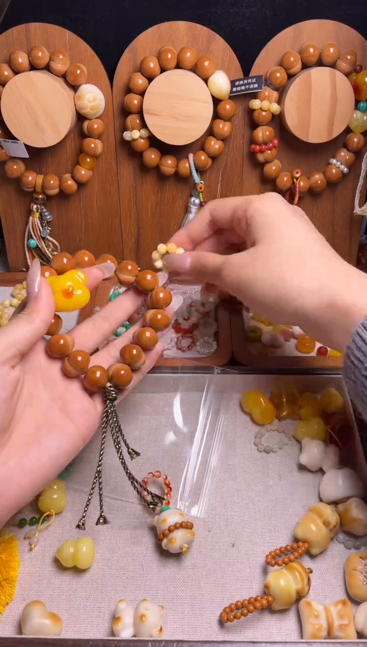 手串猴头核桃b****つ全品新品高桃16.9俏色熊头黄跑环新小熊吊坠