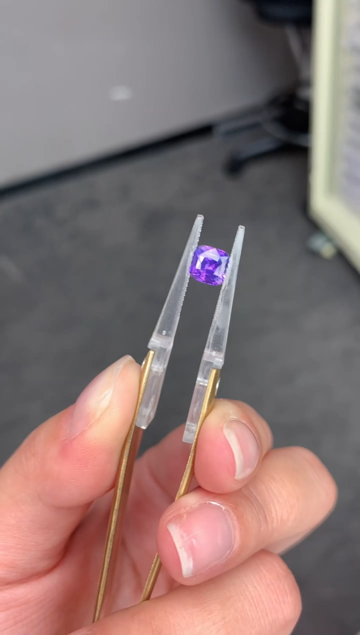 【闪购商品】彩色蓝宝石裸石未镶嵌2ct紫蓝宝