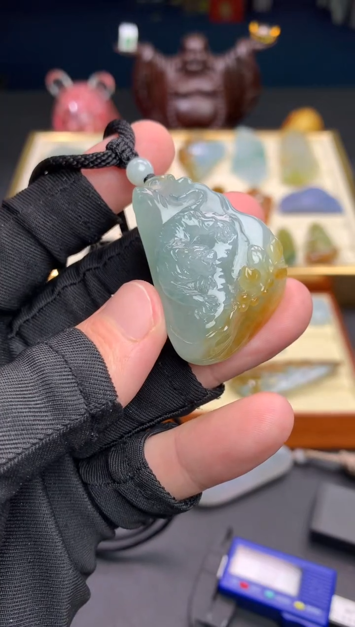 颈饰未镶嵌翡翠我***啊天然翡翠老虎