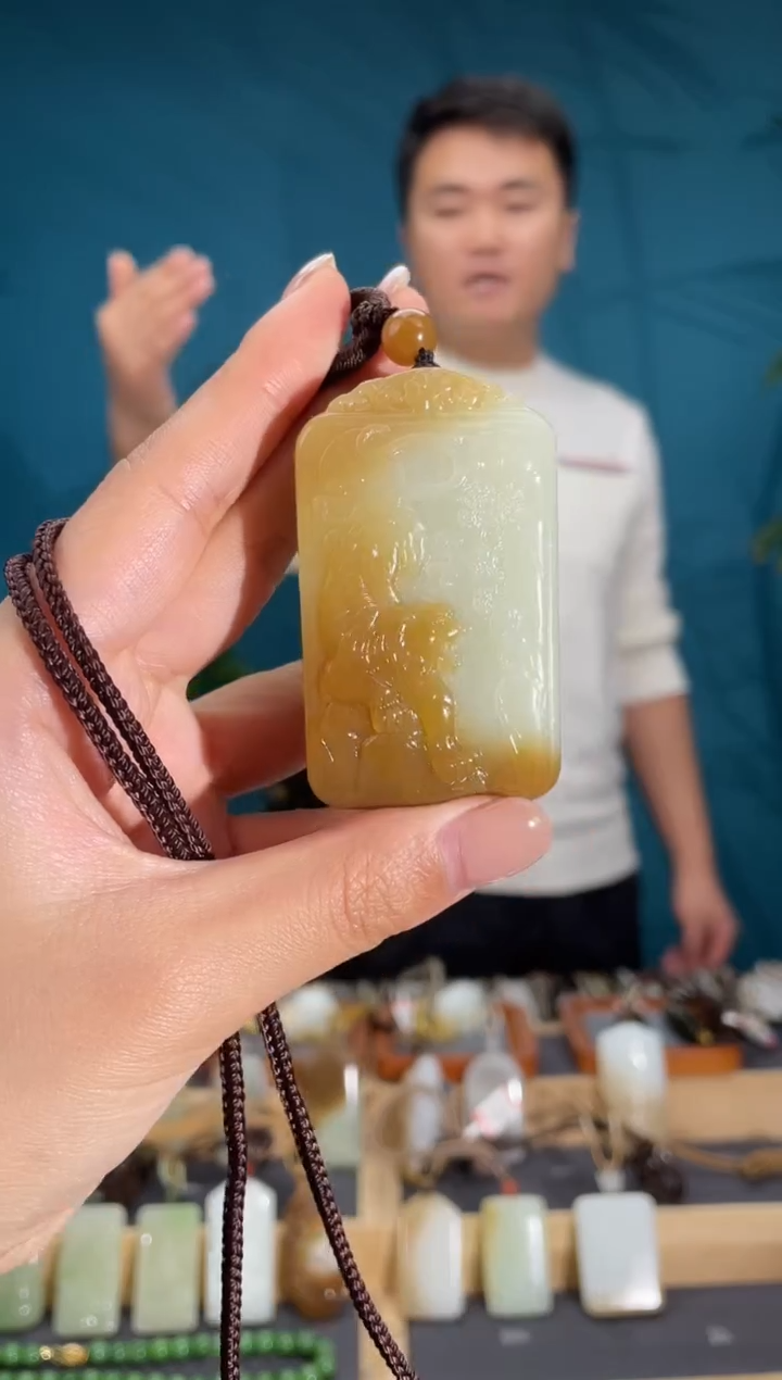 颈饰未镶嵌和田玉1