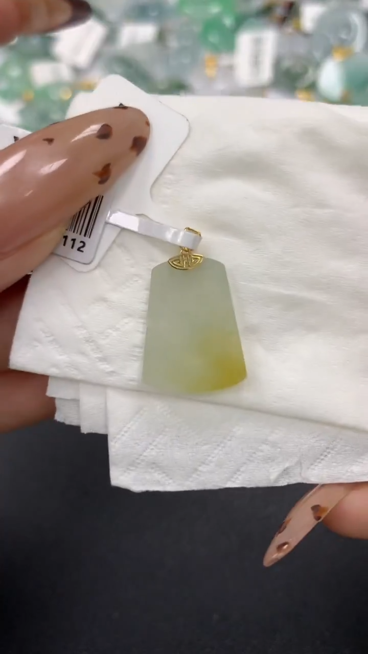 颈饰18K金镶嵌翡翠a货假一赔三支持复检百元上9元证书费自理