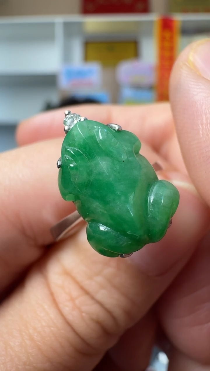 【闪购商品】翡翠戒指18K金镶嵌翡翠戒指