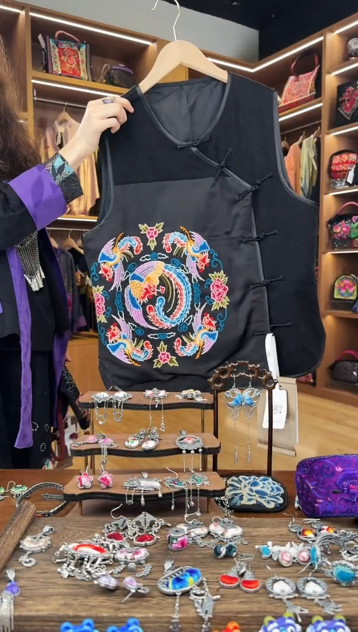 【闪购商品】织绣L653黔东南苗族刺绣