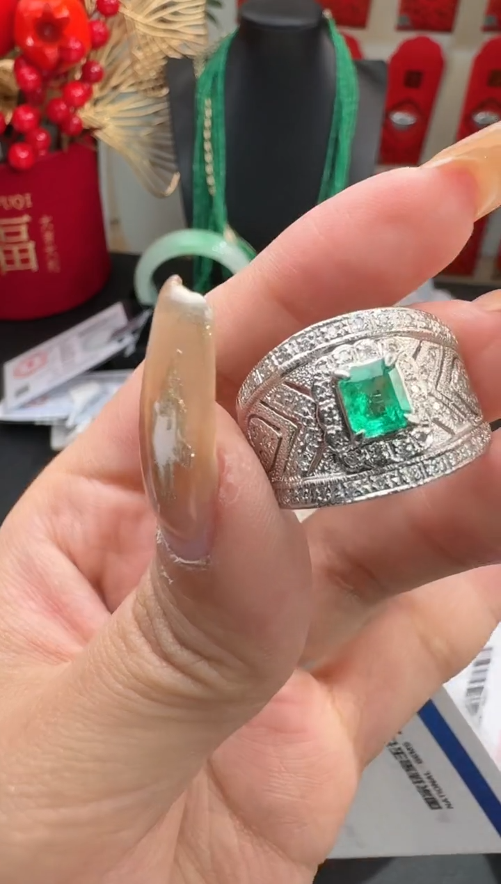 【闪购商品】祖母绿戒指铂Pt850镶嵌戒指