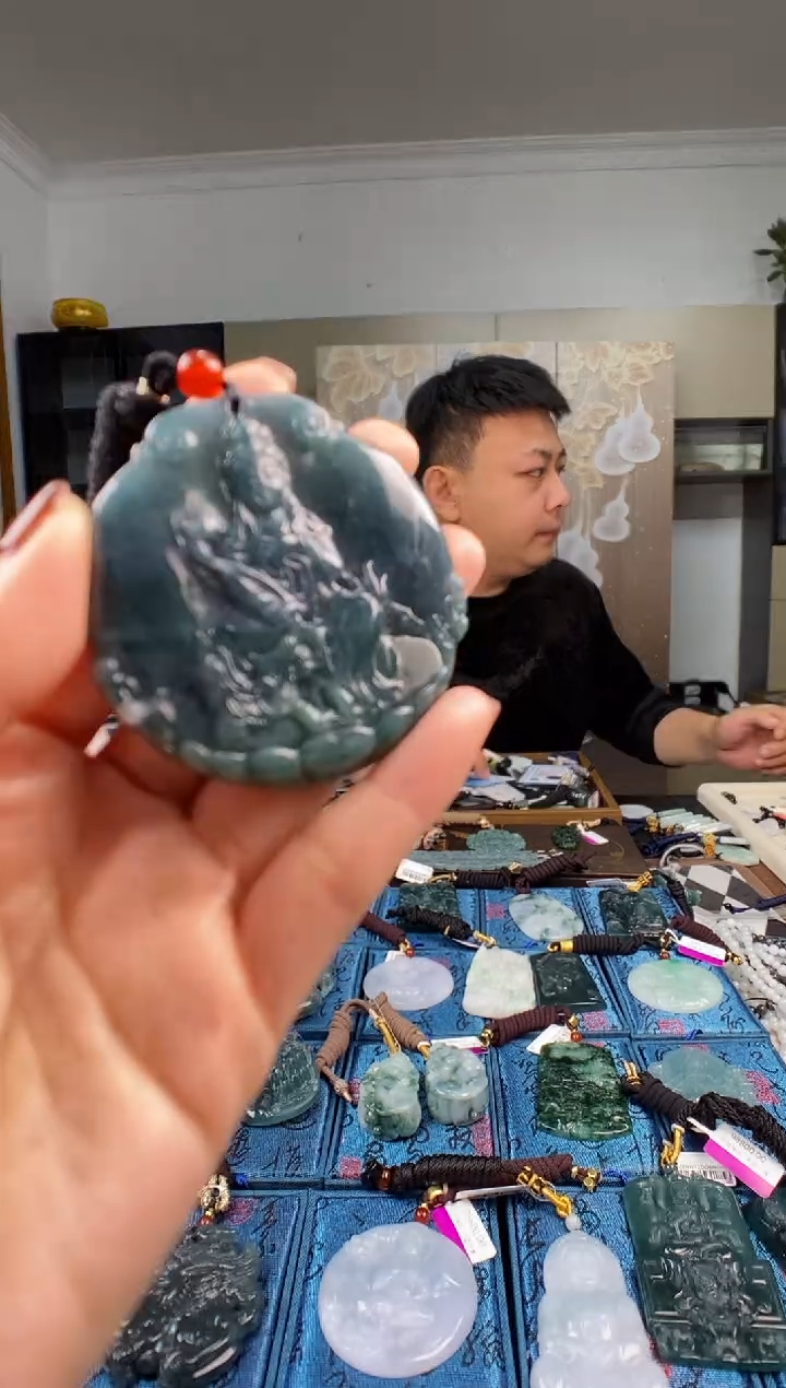 颈饰未镶嵌翡翠多样性发其一