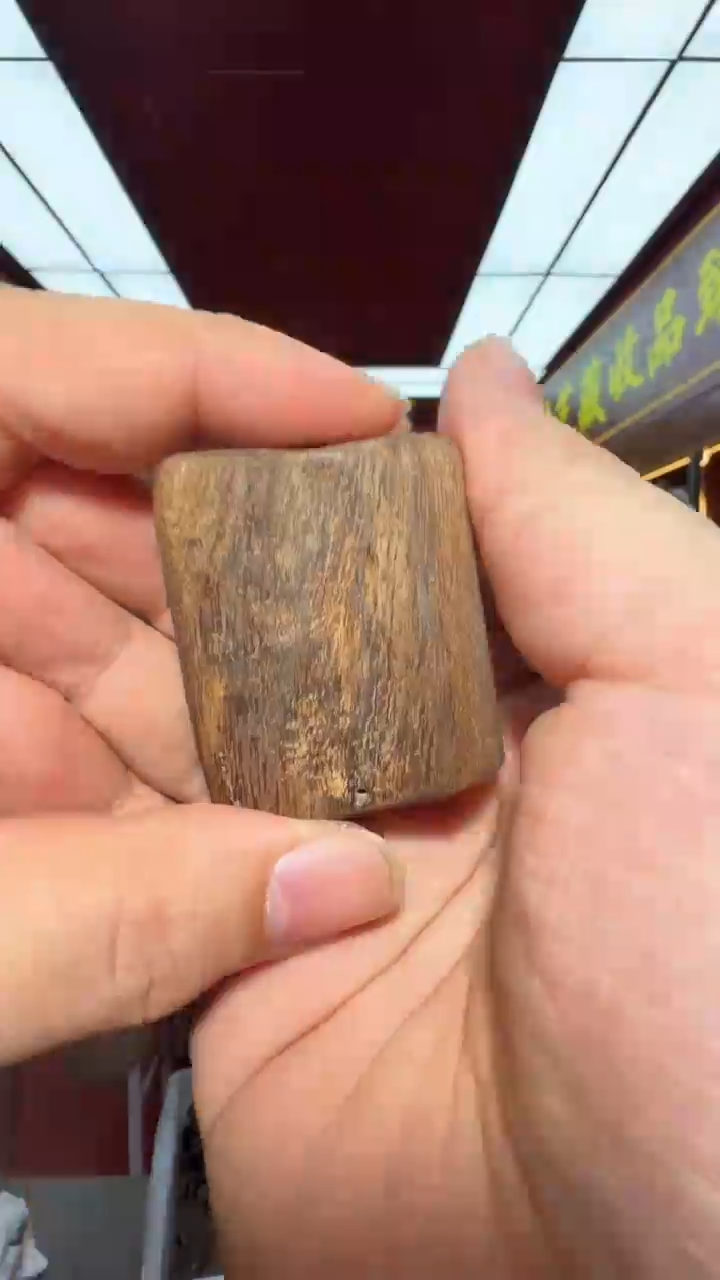 沉香手把件红土多样性发一