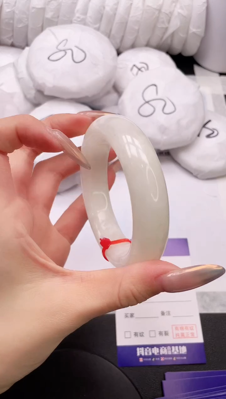 【闪购商品】和田玉手镯未镶嵌10K415-58