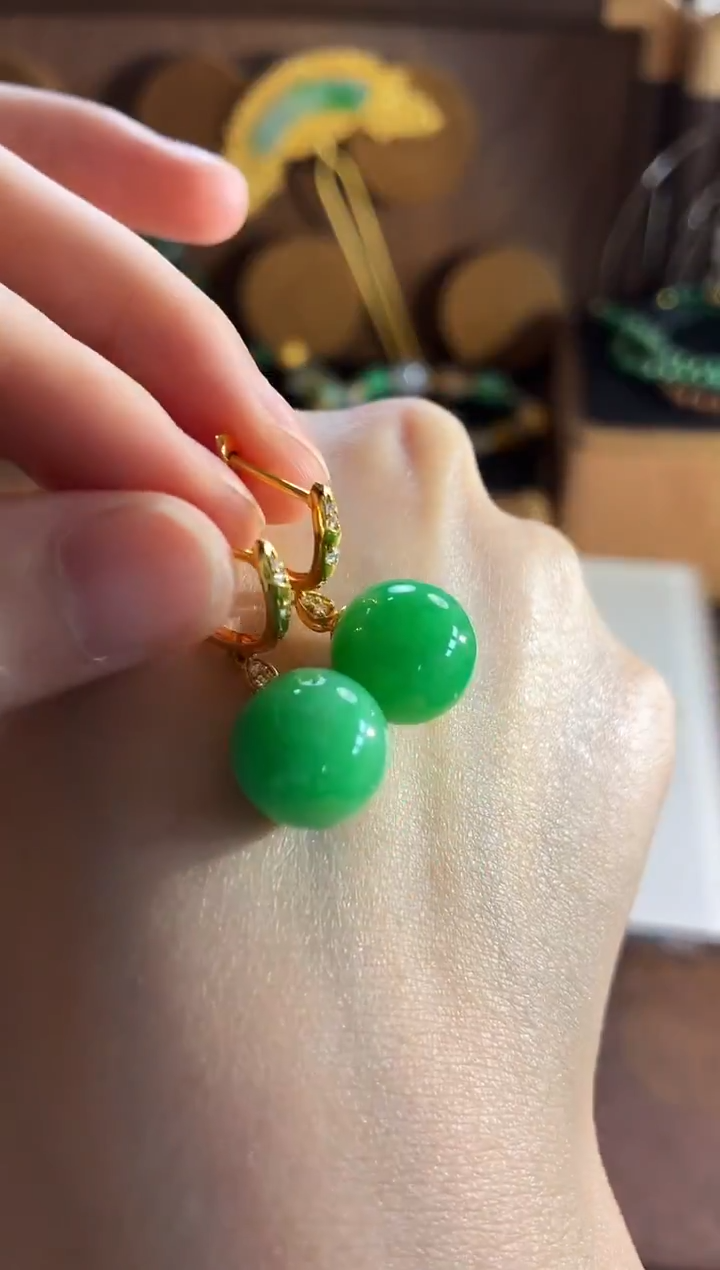 18K金镶嵌翡翠耳饰耳饰