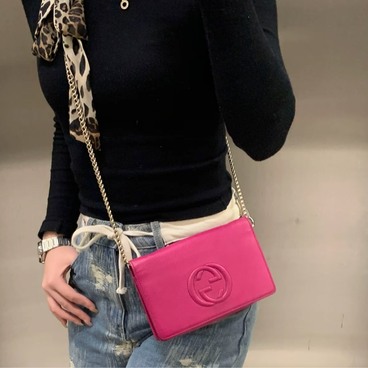 95新 GUCCI/古驰 玫红色斜挎包