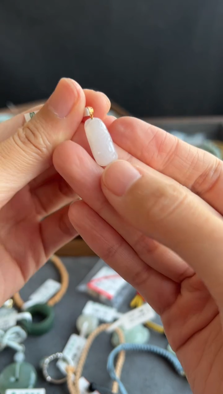 翡翠未镶嵌颈饰5154买断